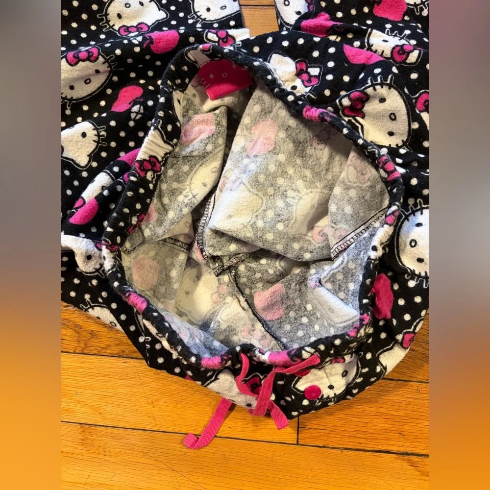 Hello Kitty Black, White & Pink Fleece Pajama Set Girl’s Med. 100% Cotton! Soft!